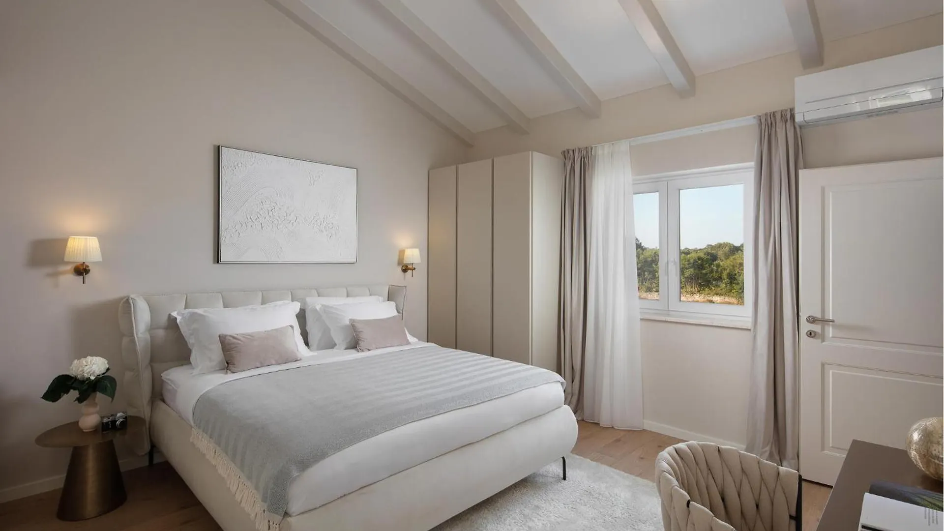 4 Bedroom Gorgeous Home In Žminj 0*,