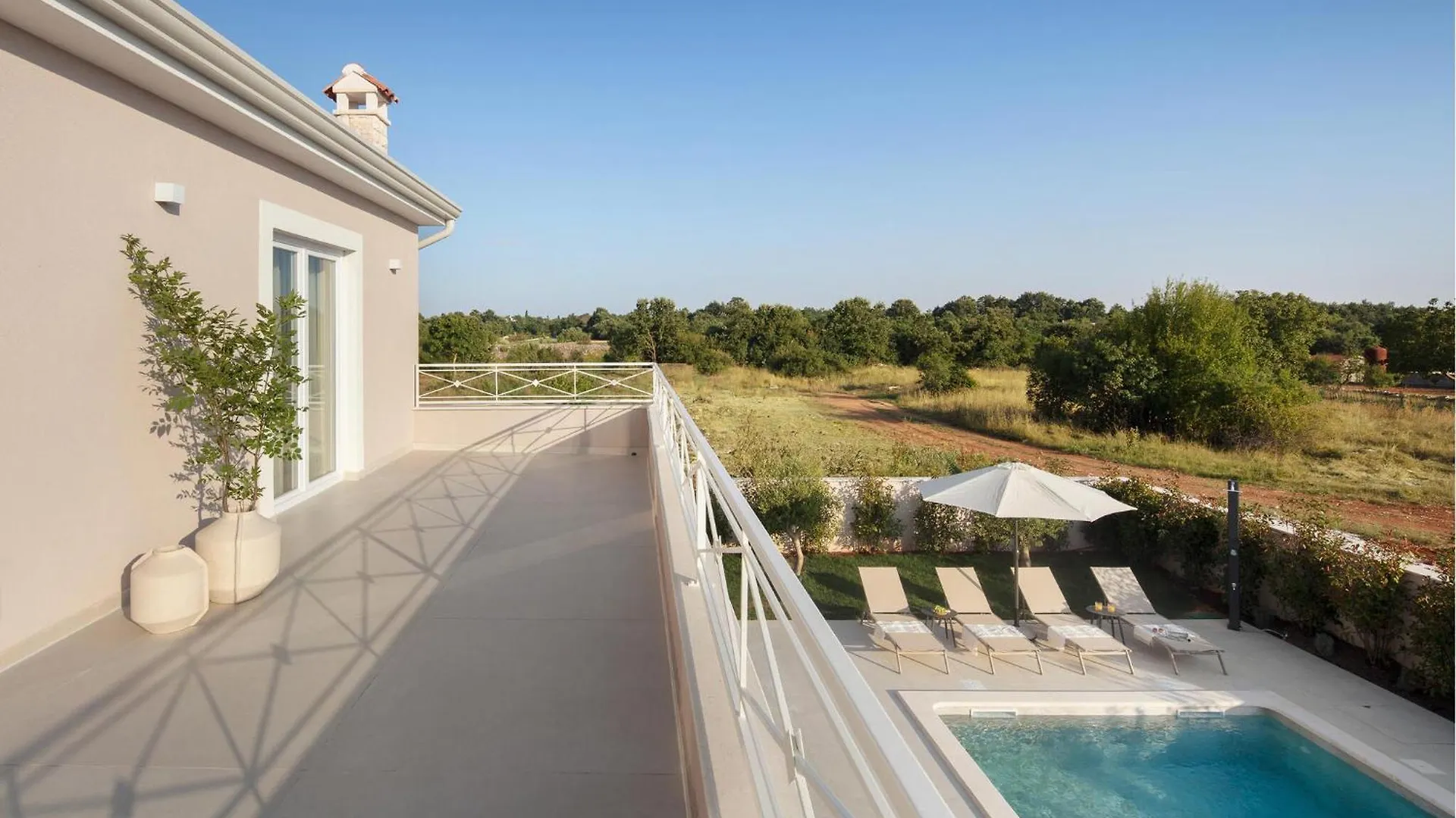 4 Bedroom Gorgeous Home In Žminj